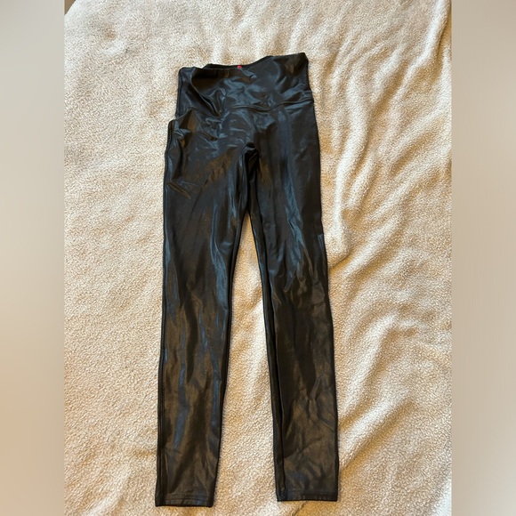SPANX faux leather leggings - Picture 3 of 4